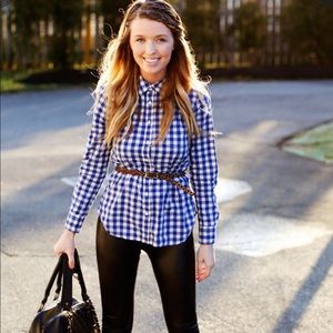 Banana Republic button up ! Wear with anything !!